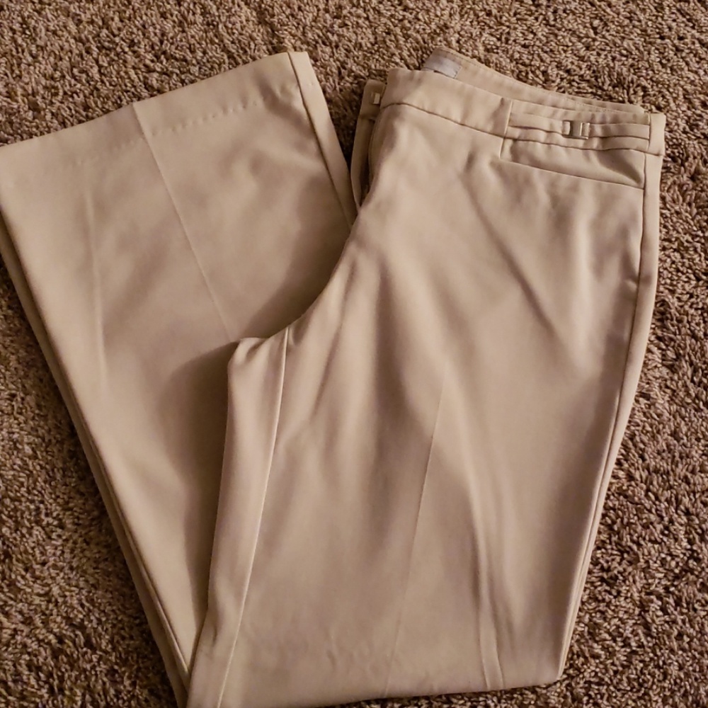New York & Company Cream stretch dress pants EUC